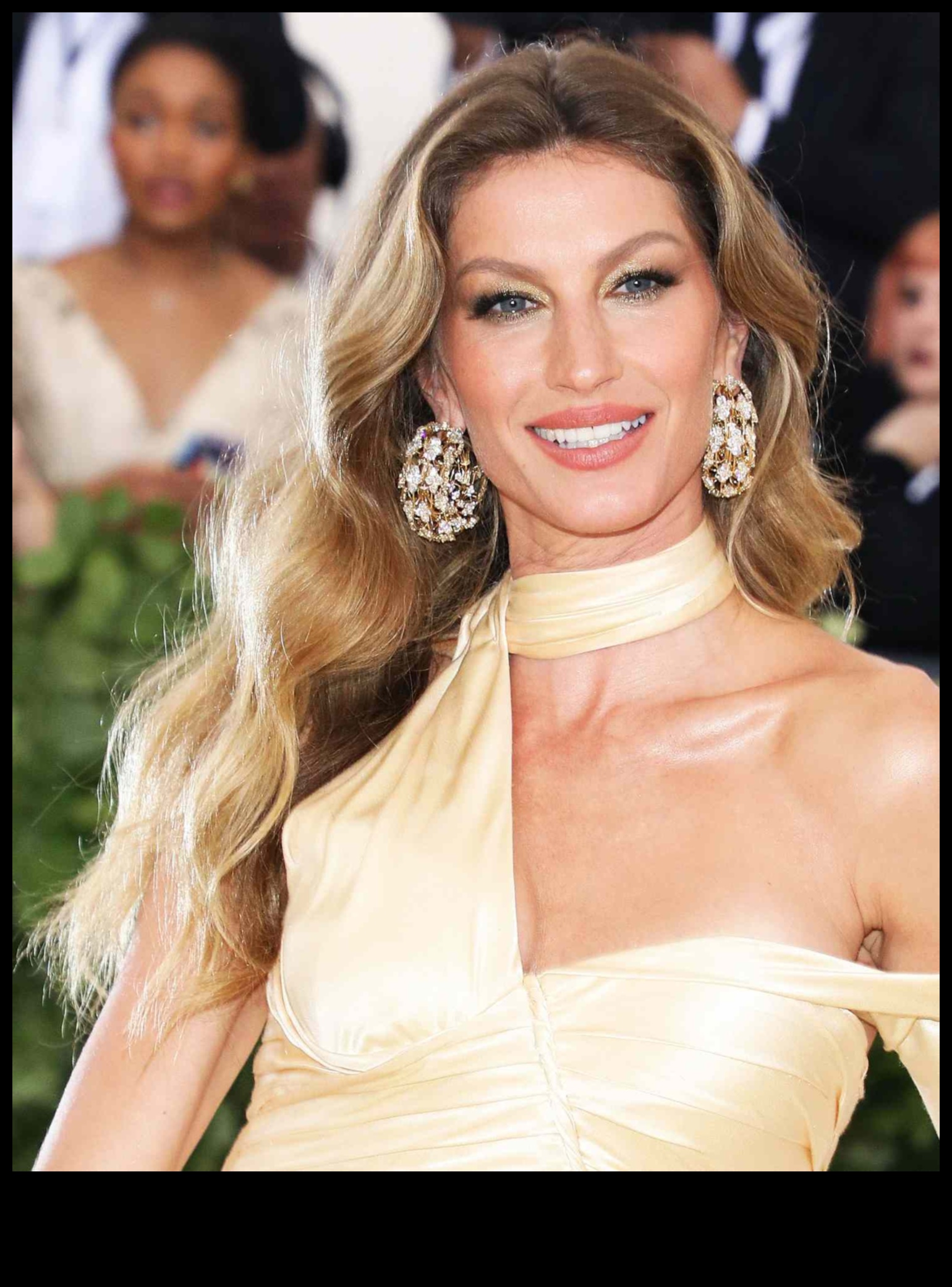 Ikdienas viļņi: relaksētu un viļņainu stilu skaistums