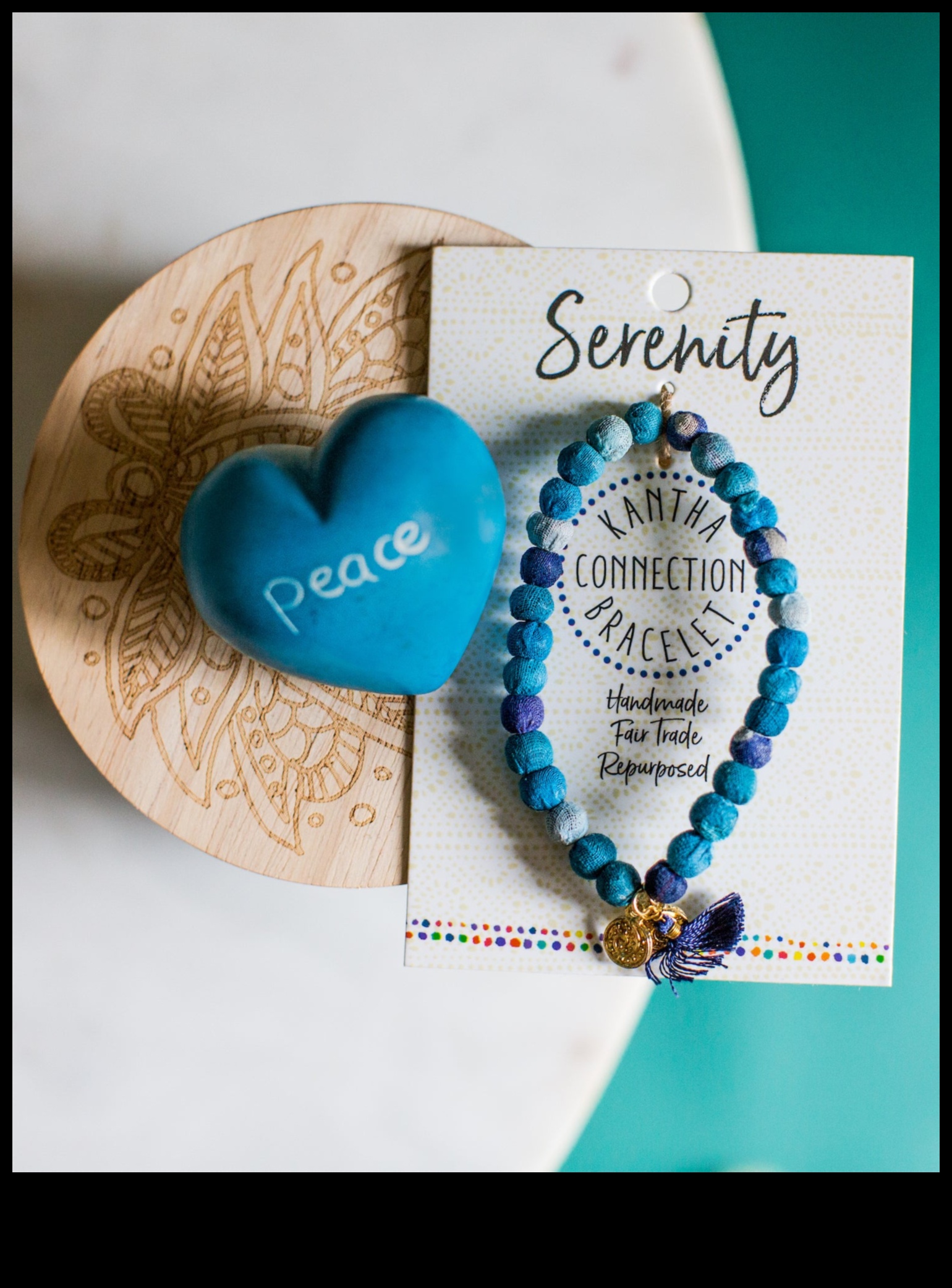 Veidots miers: atrodiet mieru mūsu rāmo kaklarotu meistarībā