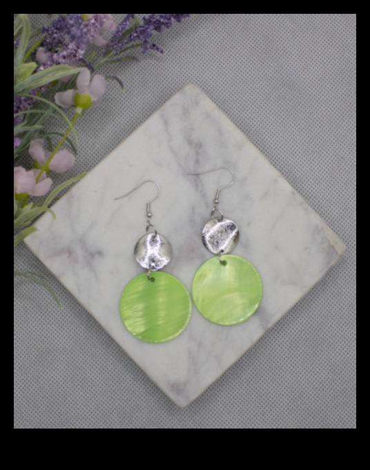 Bagātīgā oāze: ienirstiet greznībā ar mūsu oāzes iedvesmotajiem auskariem