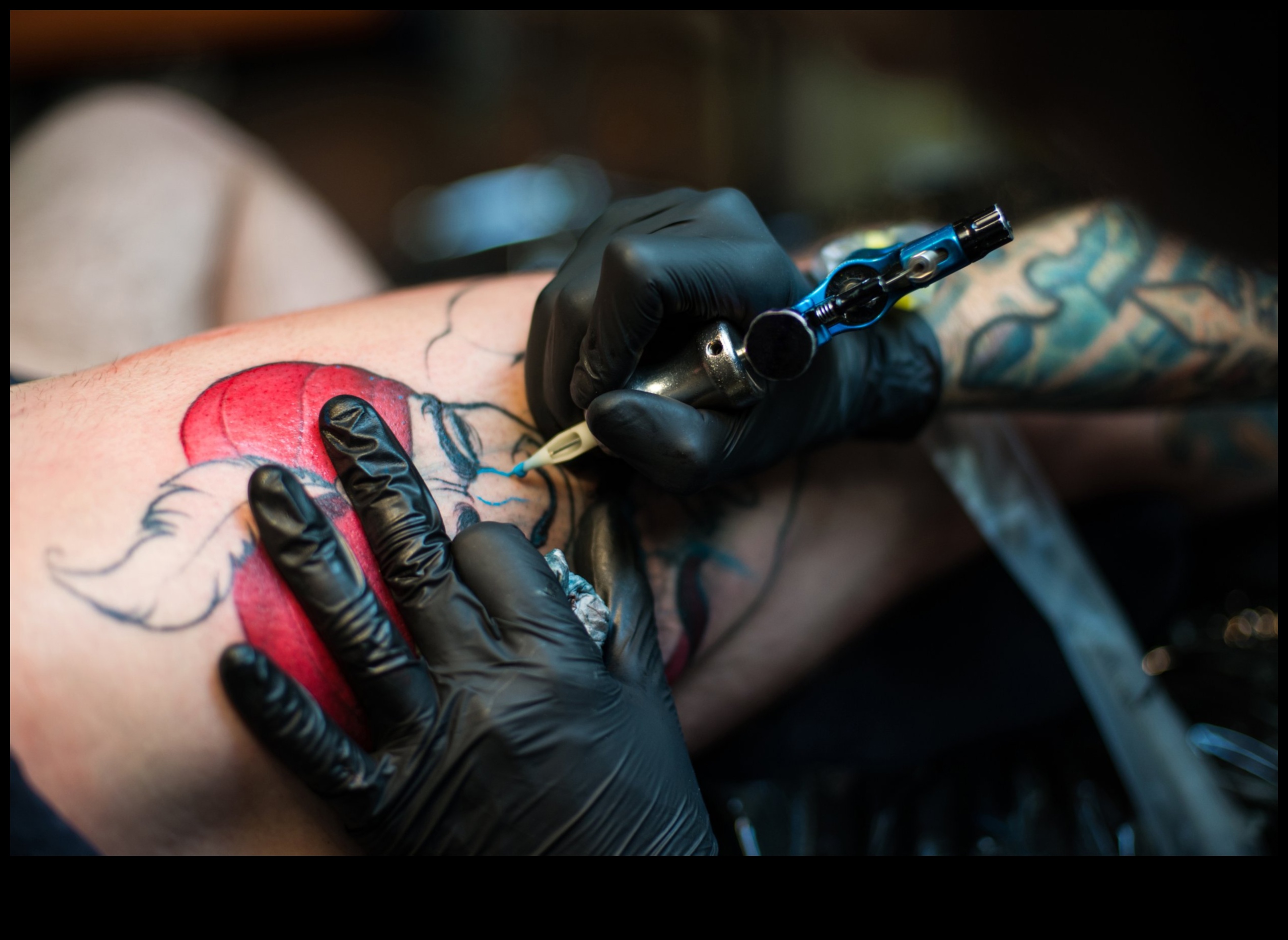 Drosmīgi stāsti, bagātīgas līnijas: atklāti tradicionālie tetovējumu stāsti