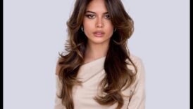 Bez piepūles šiks: ikdienas brunešu frizūras ikdienas elegancei