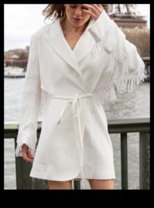 Kristālu kaskāde: izgreznojieties kristāla elegances kaskādē