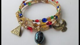 Regal Reverie: Sapņojiet mirdzošā krāšņumā, izmantojot mūsu rokassprādzes