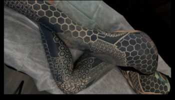 Tetovējumu gobelēns: stāstu aušana, izmantojot dizainu